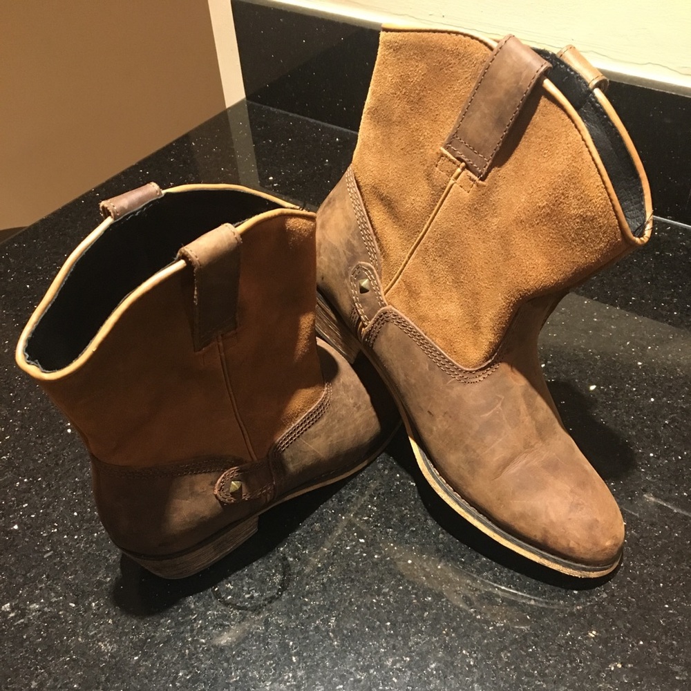 NWOT Genuine Leather Cowgirl Booties